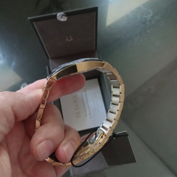 Bulova gemini gold tone watch - Picture 6 of 6